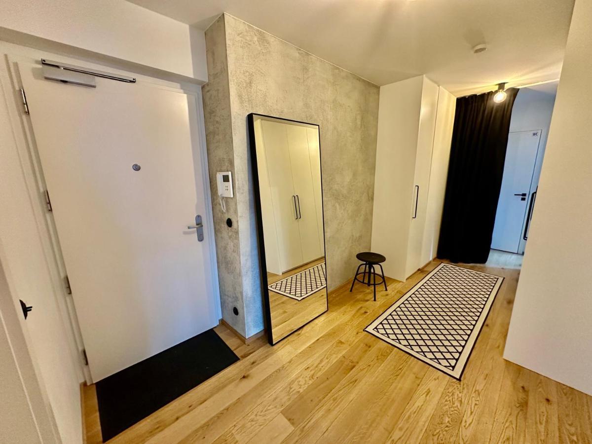 Room B 502 Прага Экстерьер фото