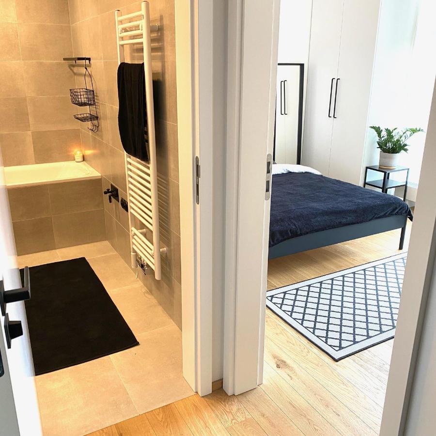 Room B 502 Прага Экстерьер фото