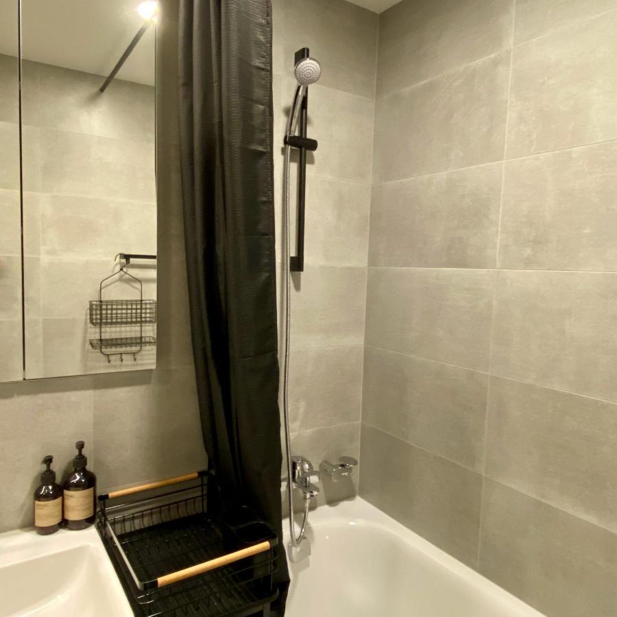 Room B 502 Прага Экстерьер фото
